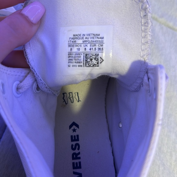 White leather converse high tops - Picture 2 of 3